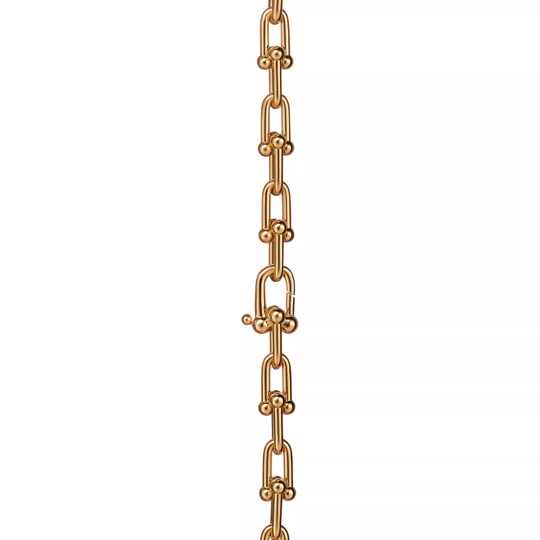 Link necklace with zirconia stones