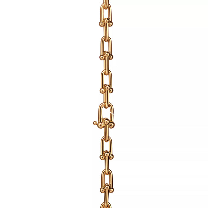 Link necklace with zirconia stones