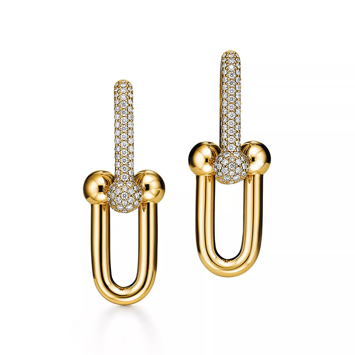 Link earrings set with zirconia stones
