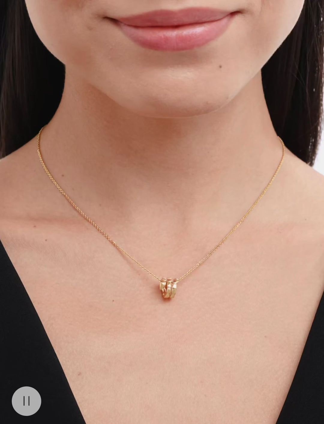 Serpenti Pendant Necklace Golden